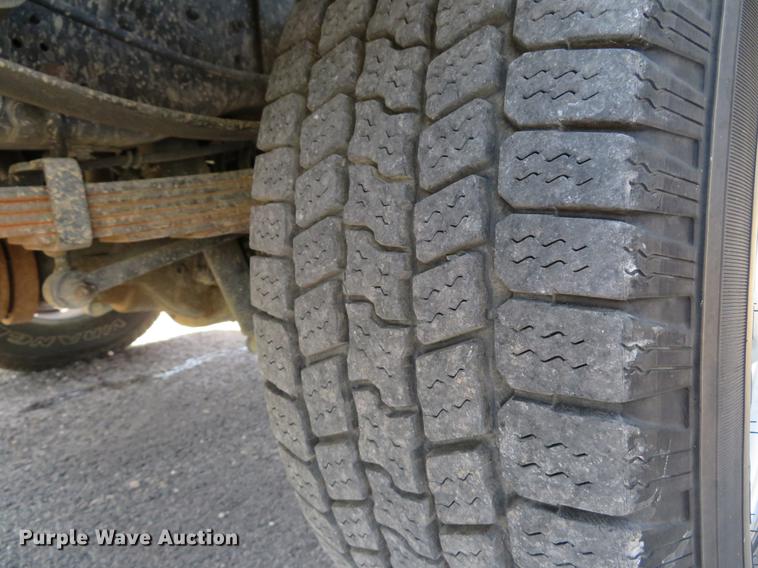 image for item DE8083 2012 Ford F350 Super Duty XL utility bed pickup truck