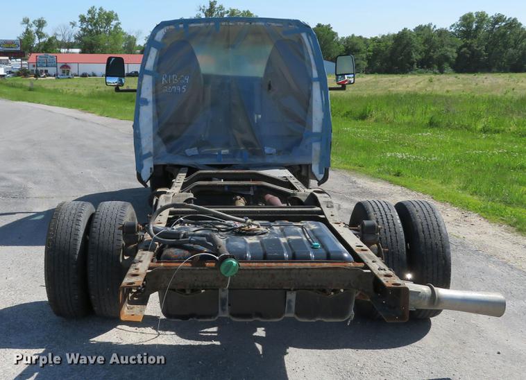 image for item DE8084 2010 Chevrolet Express 4500 cab and chassis