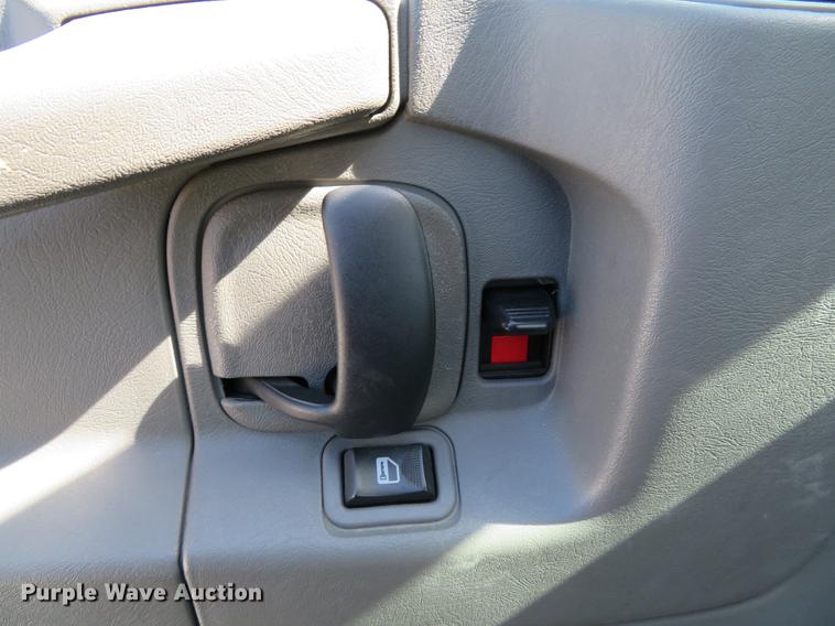 image for item DE8084 2010 Chevrolet Express 4500 cab and chassis