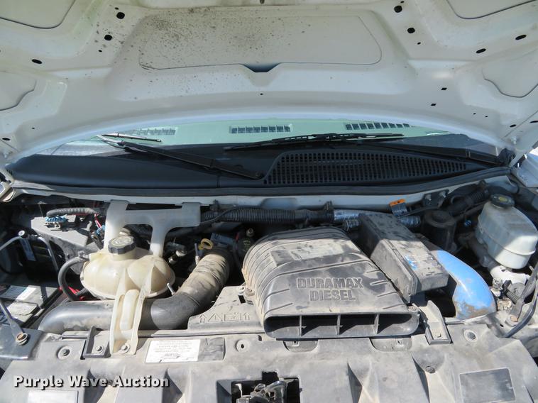 image for item DE8084 2010 Chevrolet Express 4500 cab and chassis