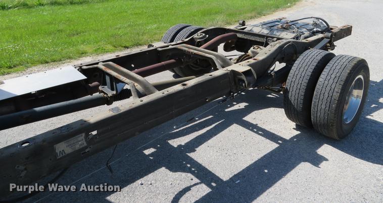 image for item DE8084 2010 Chevrolet Express 4500 cab and chassis