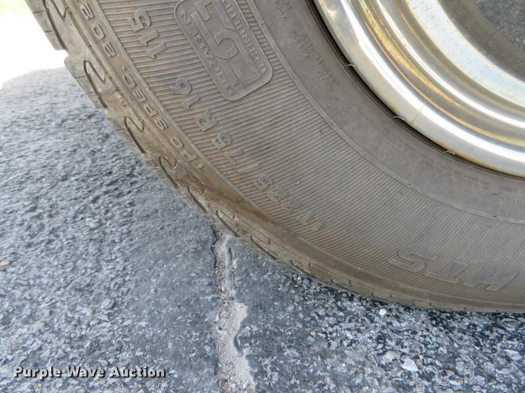 image for item DE8084 2010 Chevrolet Express 4500 cab and chassis