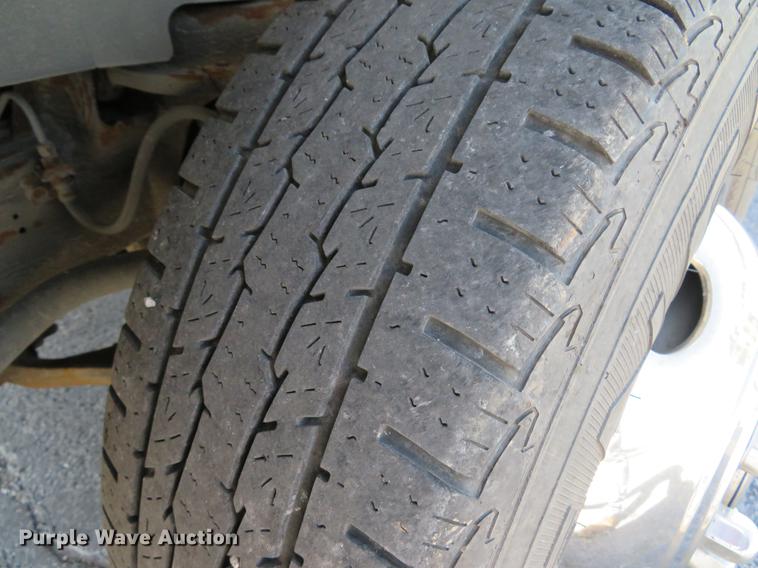 image for item DE8084 2010 Chevrolet Express 4500 cab and chassis