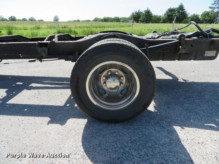 image for item DE8084 2010 Chevrolet Express 4500 cab and chassis