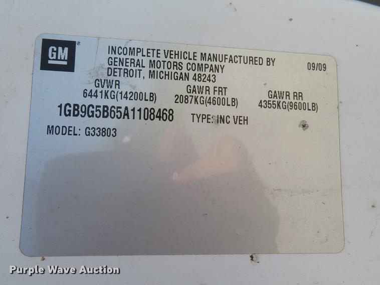 image for item DE8084 2010 Chevrolet Express 4500 cab and chassis