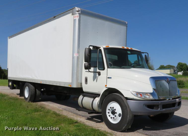 image for item DE8085 2013 International 4300 box truck