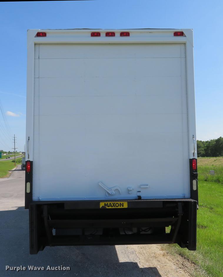 image for item DE8085 2013 International 4300 box truck