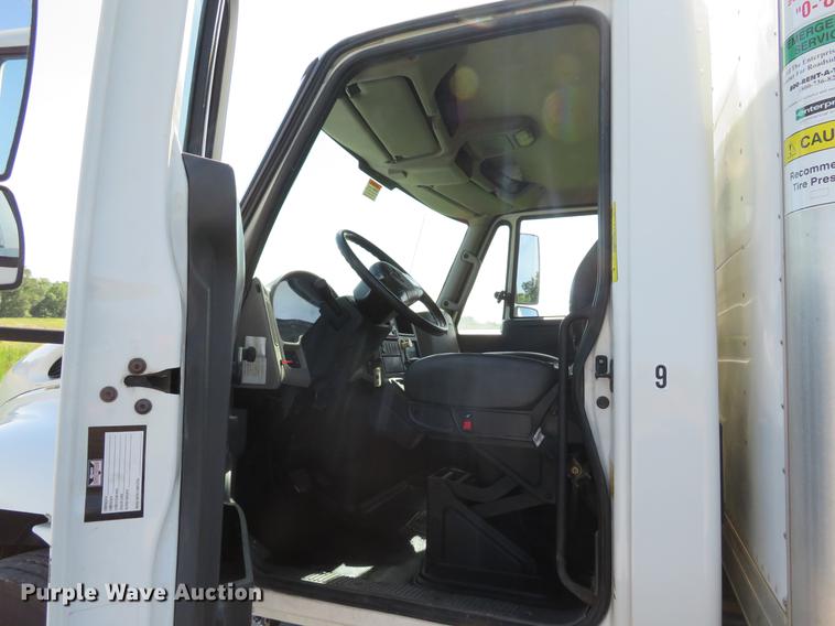 image for item DE8085 2013 International 4300 box truck