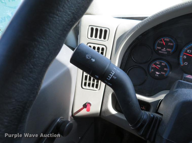 image for item DE8085 2013 International 4300 box truck