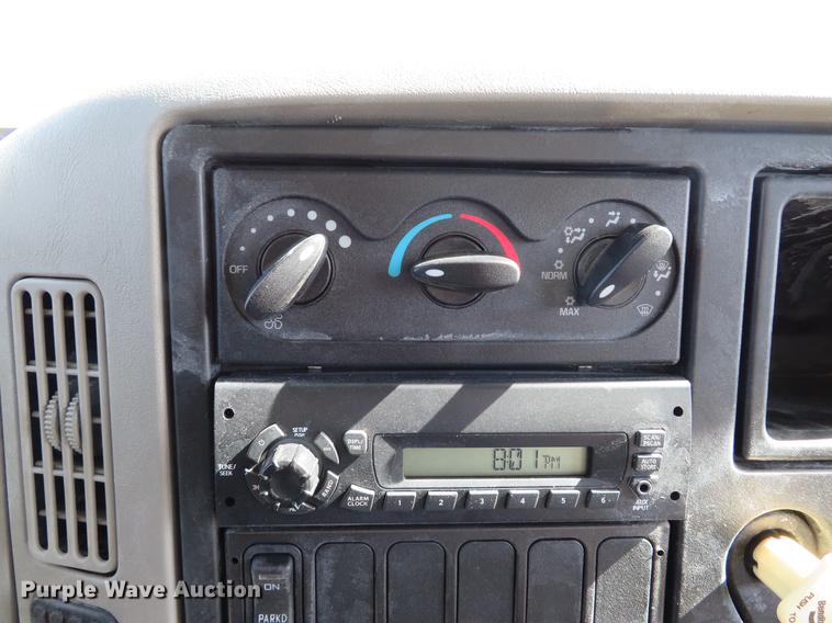 image for item DE8085 2013 International 4300 box truck