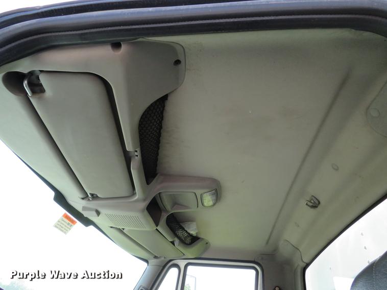 image for item DE8085 2013 International 4300 box truck