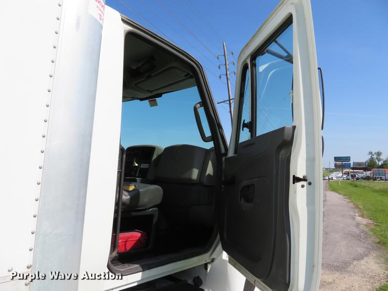 image for item DE8085 2013 International 4300 box truck