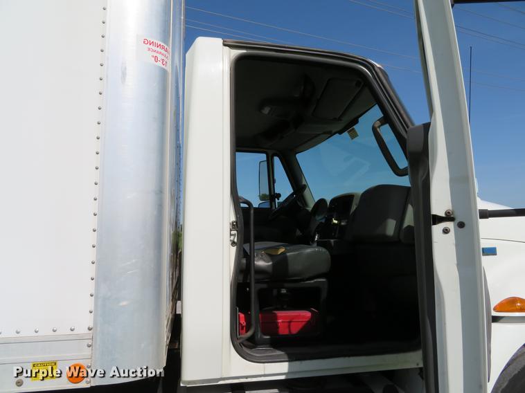 image for item DE8085 2013 International 4300 box truck