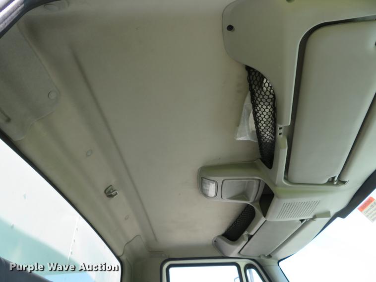 image for item DE8085 2013 International 4300 box truck