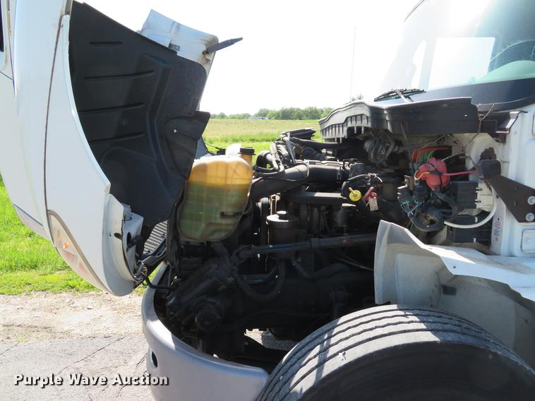 image for item DE8085 2013 International 4300 box truck