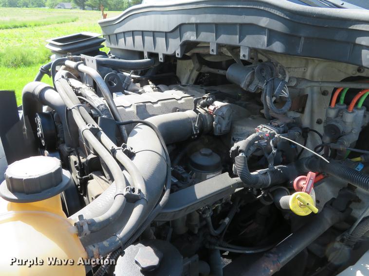 image for item DE8085 2013 International 4300 box truck