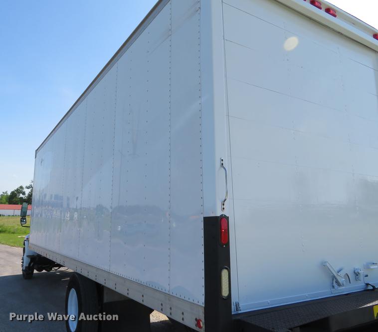 image for item DE8085 2013 International 4300 box truck