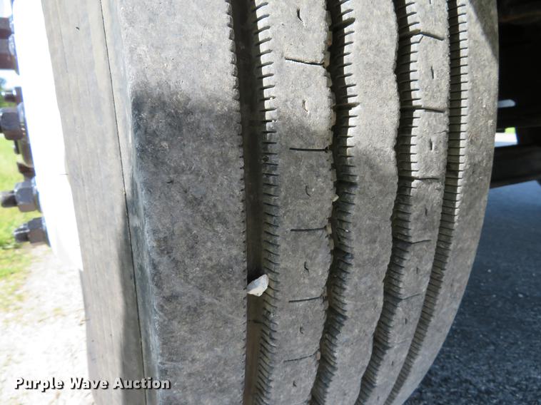 image for item DE8085 2013 International 4300 box truck