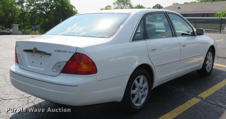 image for item DE8087 2000 Toyota Avalon XLS