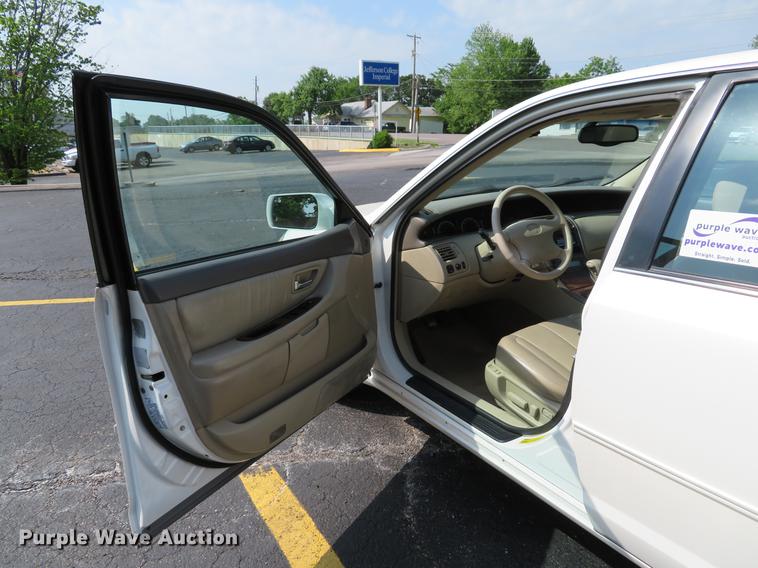 image for item DE8087 2000 Toyota Avalon XLS