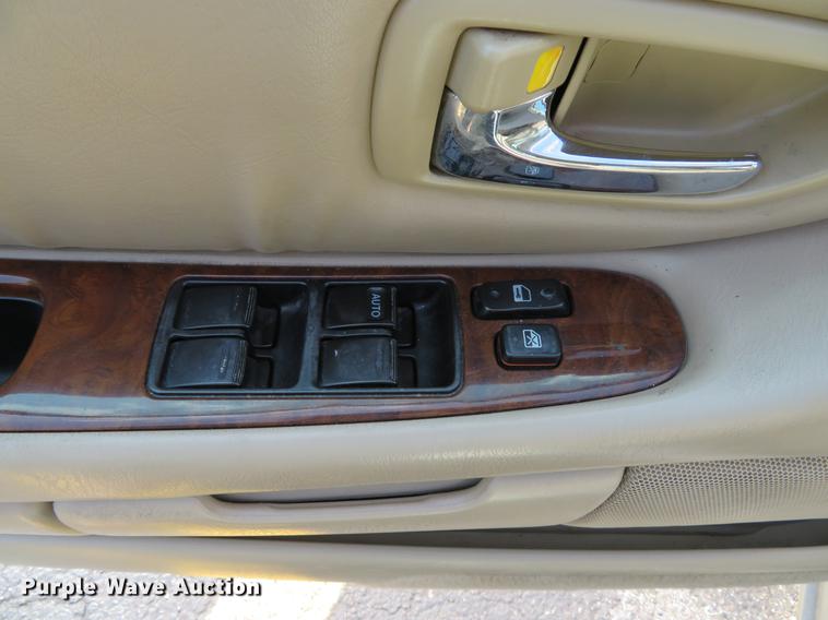 image for item DE8087 2000 Toyota Avalon XLS