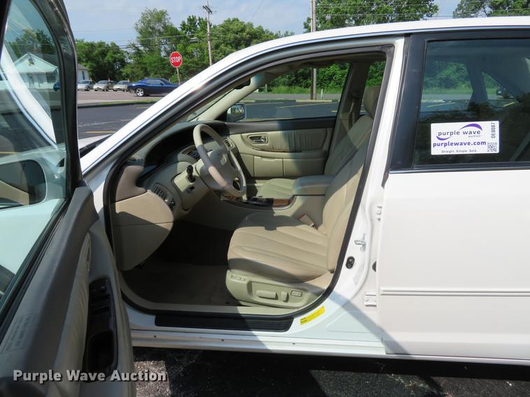 image for item DE8087 2000 Toyota Avalon XLS