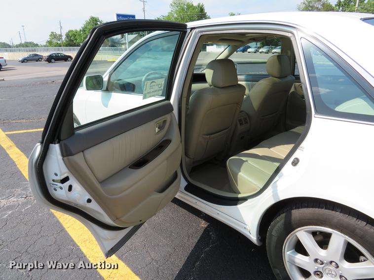 image for item DE8087 2000 Toyota Avalon XLS