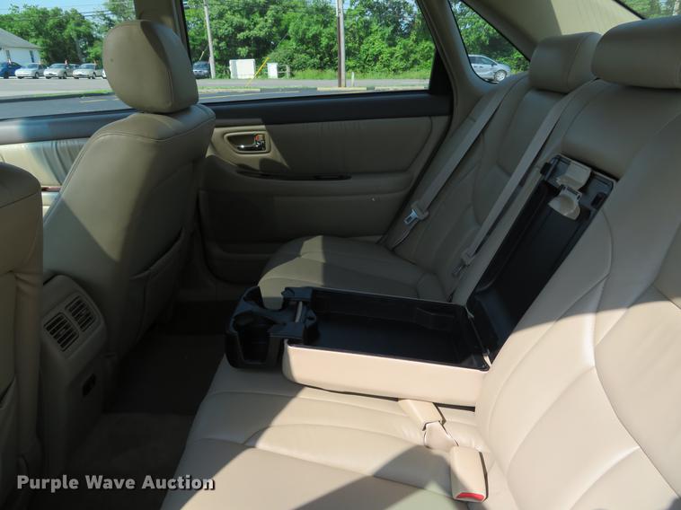 image for item DE8087 2000 Toyota Avalon XLS