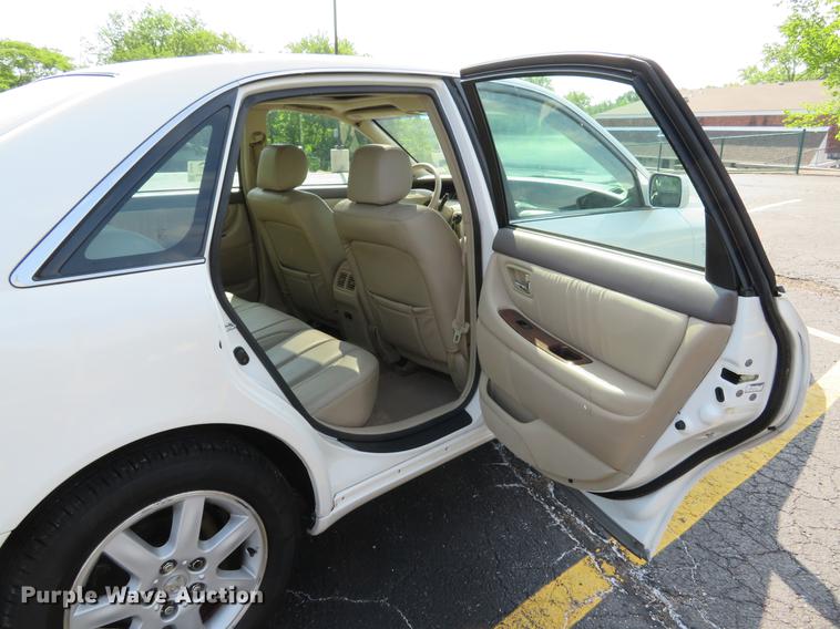 image for item DE8087 2000 Toyota Avalon XLS