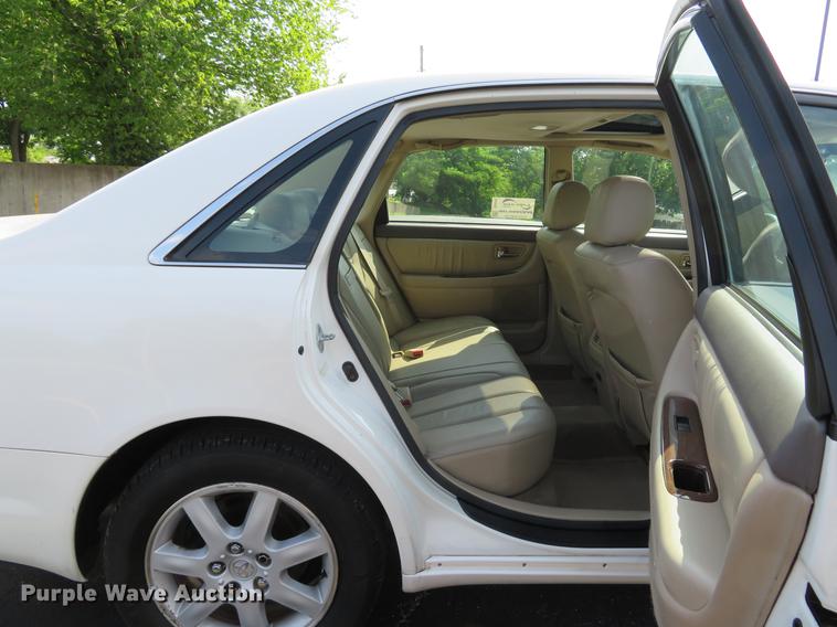 image for item DE8087 2000 Toyota Avalon XLS