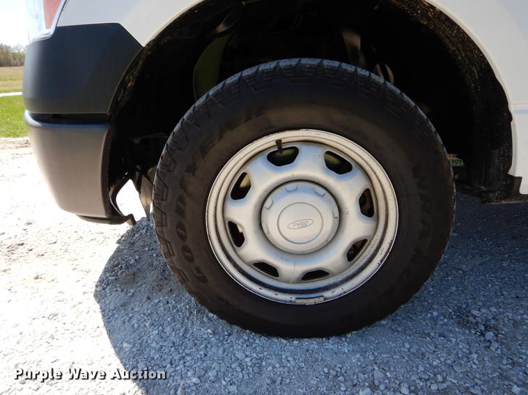 image for item DE8298 2013 Ford F150 XL pickup truck