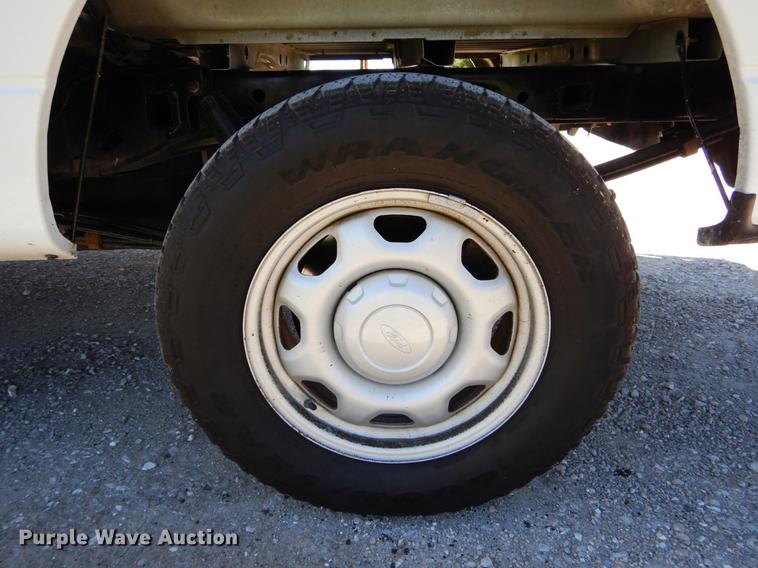 image for item DE8298 2013 Ford F150 XL pickup truck