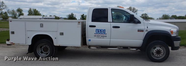 image for item DE8397 2008 Dodge Ram 4500HD Quad Cab utility truck