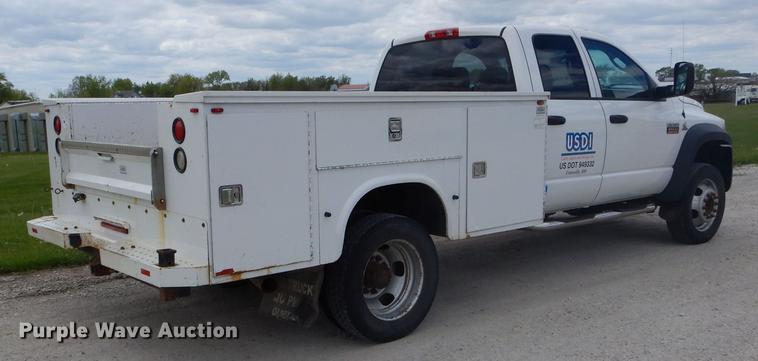 image for item DE8397 2008 Dodge Ram 4500HD Quad Cab utility truck