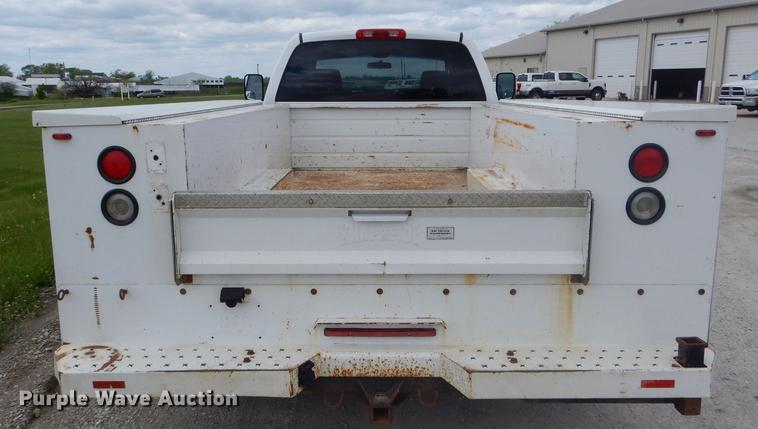 image for item DE8397 2008 Dodge Ram 4500HD Quad Cab utility truck