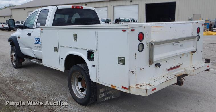 image for item DE8397 2008 Dodge Ram 4500HD Quad Cab utility truck