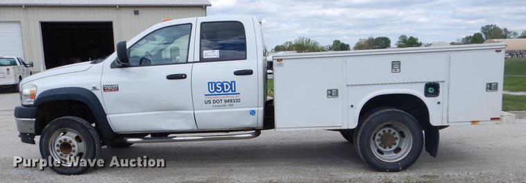 image for item DE8397 2008 Dodge Ram 4500HD Quad Cab utility truck