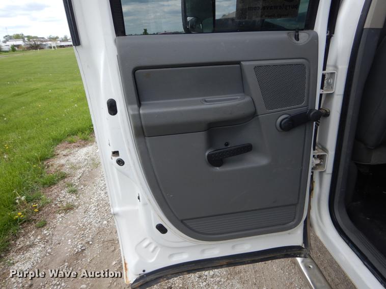 image for item DE8397 2008 Dodge Ram 4500HD Quad Cab utility truck