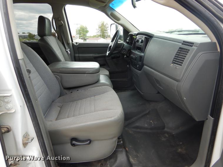 image for item DE8397 2008 Dodge Ram 4500HD Quad Cab utility truck