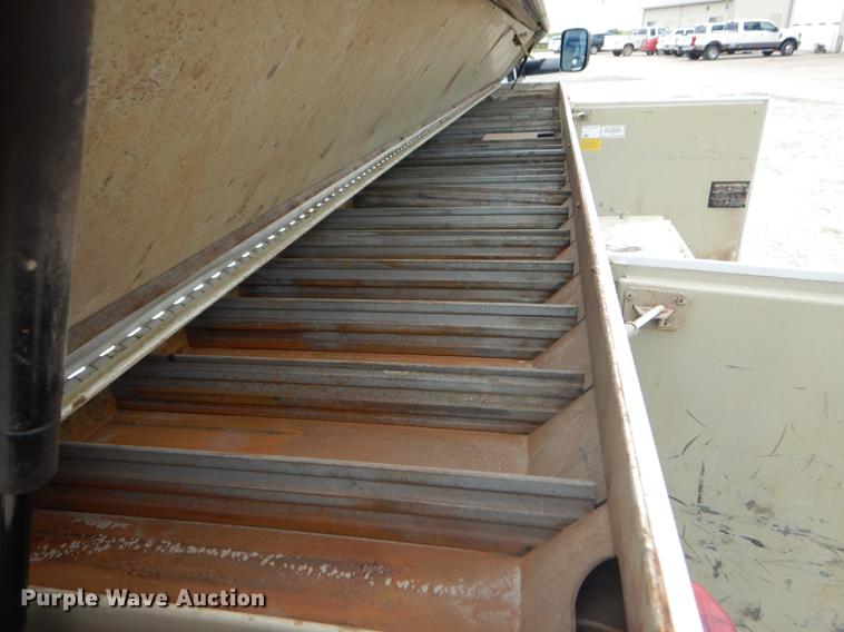 image for item DE8397 2008 Dodge Ram 4500HD Quad Cab utility truck