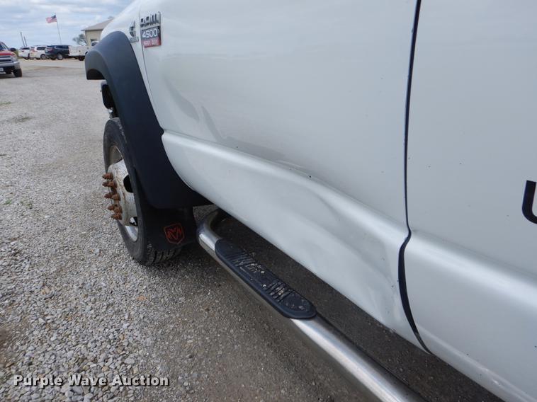 image for item DE8397 2008 Dodge Ram 4500HD Quad Cab utility truck