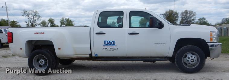image for item DE8398 2013 Chevrolet Silverado 3500HD Crew Cab pickup truck