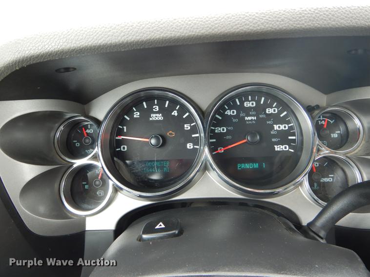 image for item DE8398 2013 Chevrolet Silverado 3500HD Crew Cab pickup truck