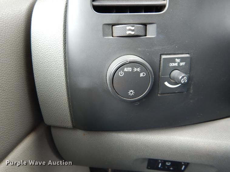 image for item DE8398 2013 Chevrolet Silverado 3500HD Crew Cab pickup truck