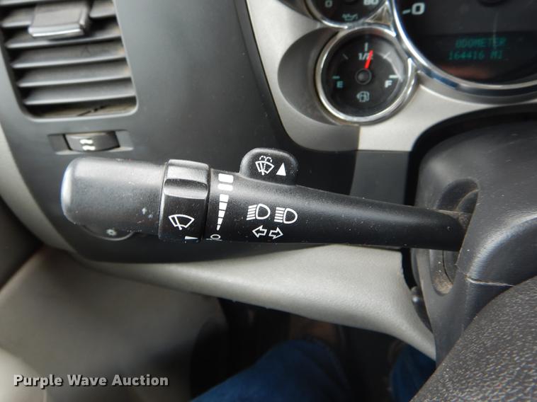 image for item DE8398 2013 Chevrolet Silverado 3500HD Crew Cab pickup truck