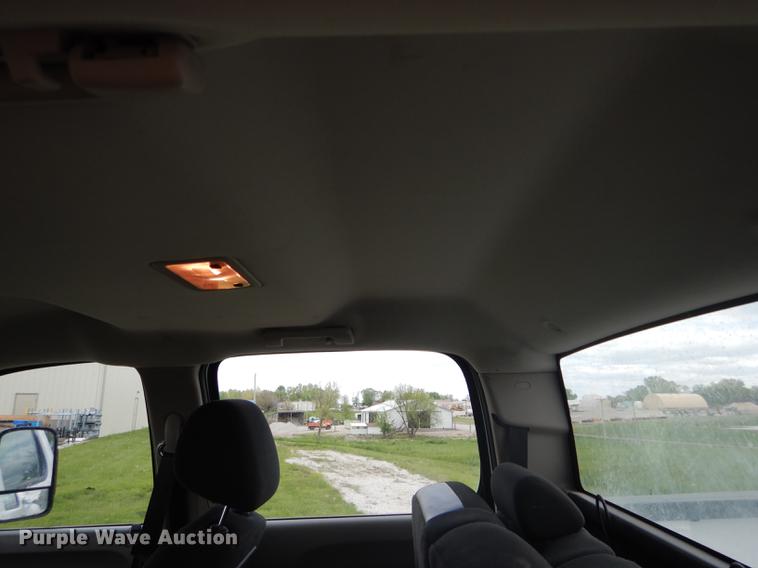 image for item DE8398 2013 Chevrolet Silverado 3500HD Crew Cab pickup truck