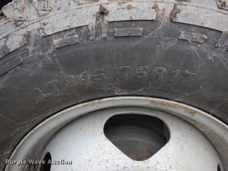 image for item DE8398 2013 Chevrolet Silverado 3500HD Crew Cab pickup truck