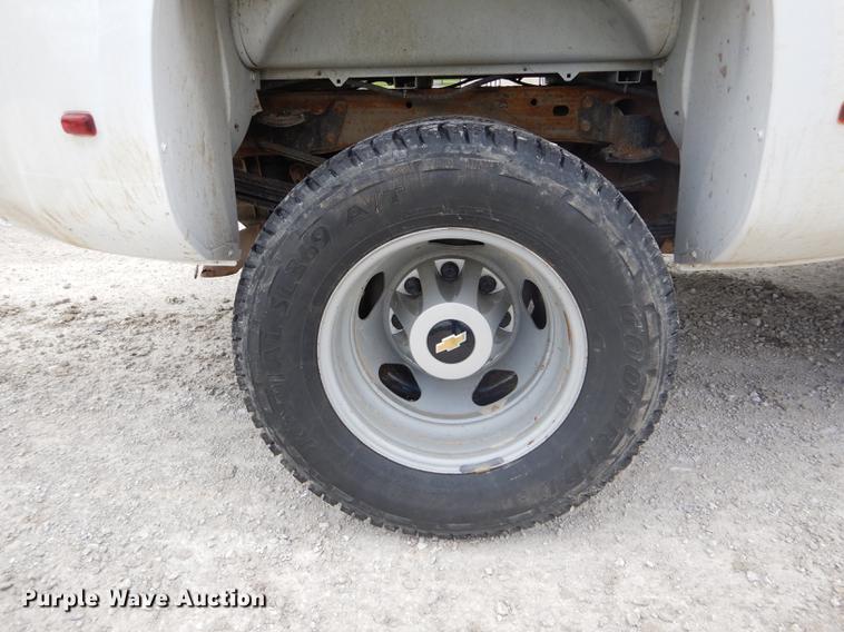 image for item DE8398 2013 Chevrolet Silverado 3500HD Crew Cab pickup truck