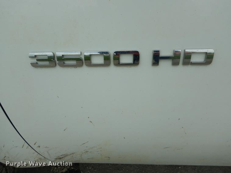 image for item DE8398 2013 Chevrolet Silverado 3500HD Crew Cab pickup truck