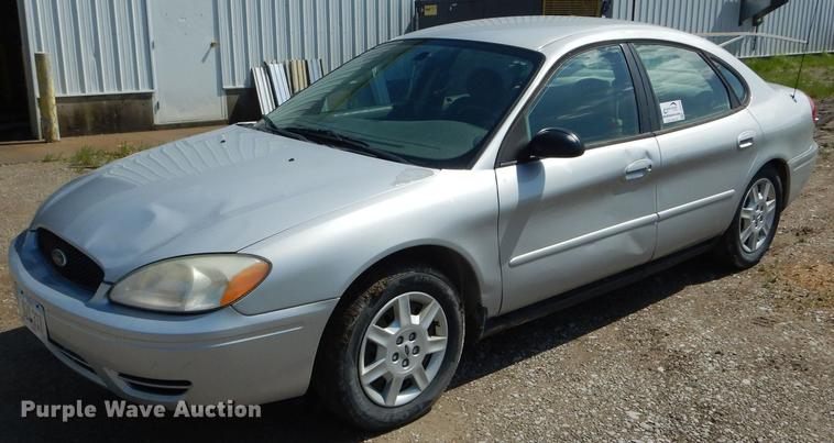 image for item DE8435 2007 Ford Taurus SE
